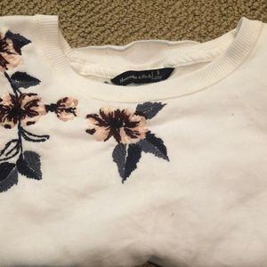 women’s small abercrombie crewneck